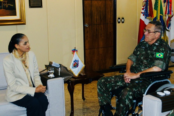 Comandante do Exército tem reunião com Marina Silva