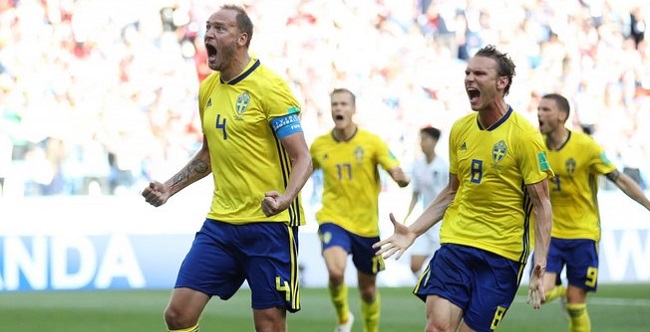 Suécia vence a Coreia por 1 a 0 com ajuda do árbitro eletrônico; veja o gol