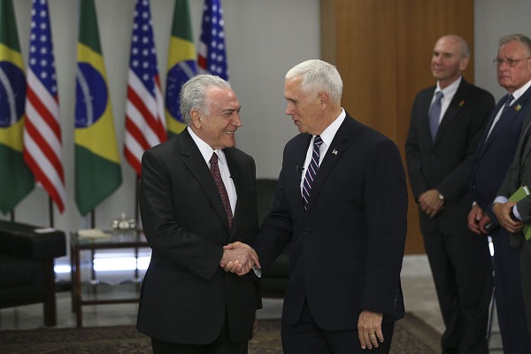 Vice-presidente dos EUA diz que economia brasileira voltou a crescer