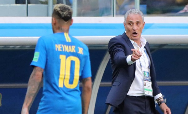 Tite e capitães do Brasil cobram “cabeça fria” de Neymar