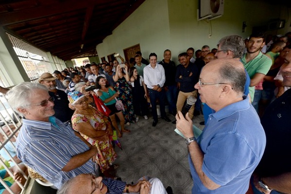 José Ronaldo tem reunião com lideranças políticas em Araçás