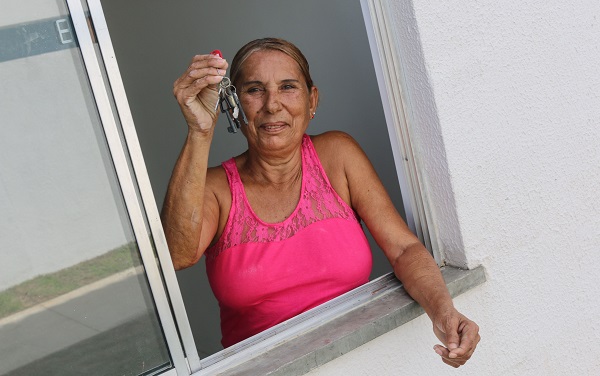 Salvador: Famílias recebem apartamentos na Comunidade Guerreira Zeferina