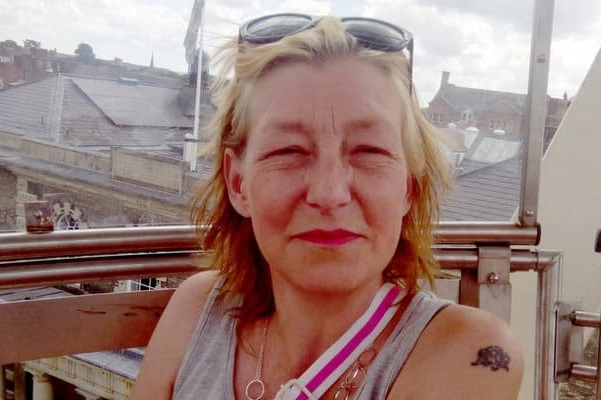 Mulher contaminada com agente neurotóxico morre no Reino Unido