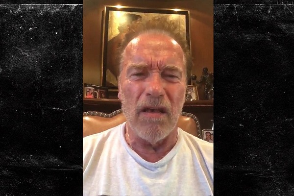 Schwarzenegger diz que Trump agiu como “pequeno tiete” de Putin