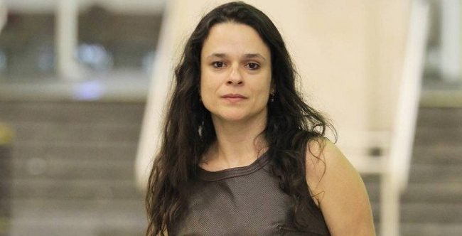 Janaína Paschoal recusa convite para ser vice de Bolsonaro