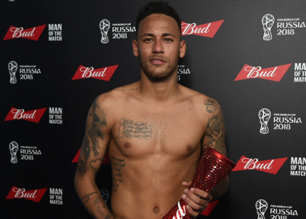 Neymar é escolhido o “Budweiser Man of the Match” do jogo Brasil e México