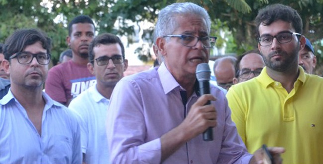 Prefeito de Belmonte fecha órgãos da prefeitura em protesto contra crise financeira