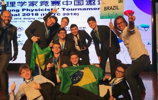 Estudantes brasileiros conquistam prata na Copa do Mundo de Física
