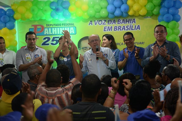 Em Salvador, Zé Ronaldo critica fechamento da unidade de saúde de Escada