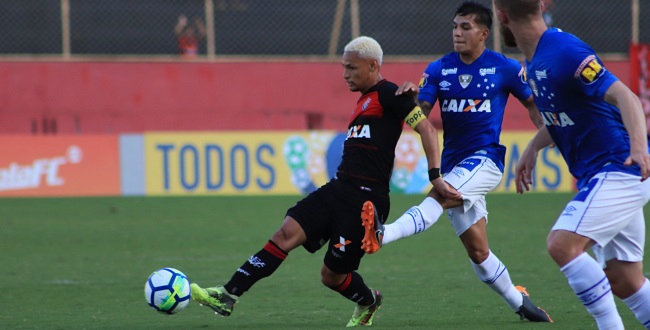 Vitória e Cruzeiro empatam em 1 a 1 no Barradão; veja os gols
