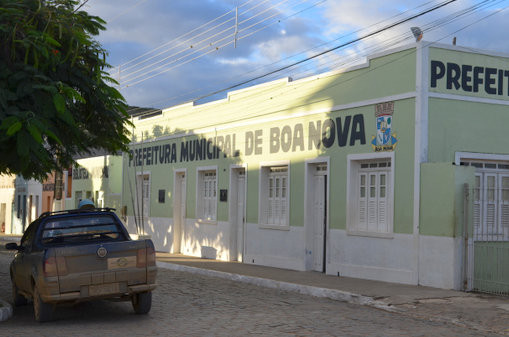 Prefeitura de Boa Nova abre concurso com salários de até R$ 11,8 mil