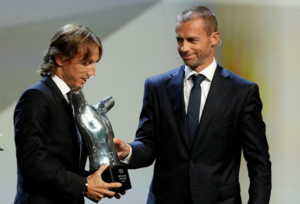 Modric é eleito o melhor jogador da temporada na Europa