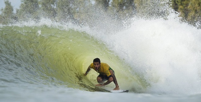 Medina, Filipe Toledo e Pupo disputam final do #SurfRanchPro neste domingo