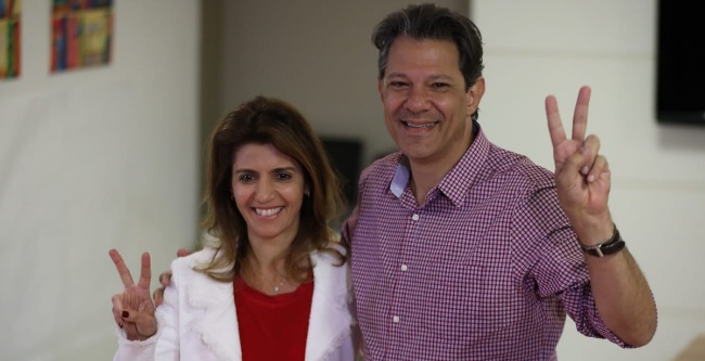 Haddad toma café com aliados e vota em colégio na Zona Sul de São Paulo