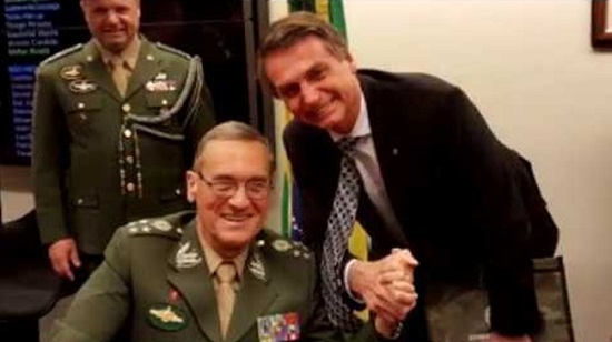 Comandante do Exército, general Villas Boas parabeniza Bolsonaro pela eleição