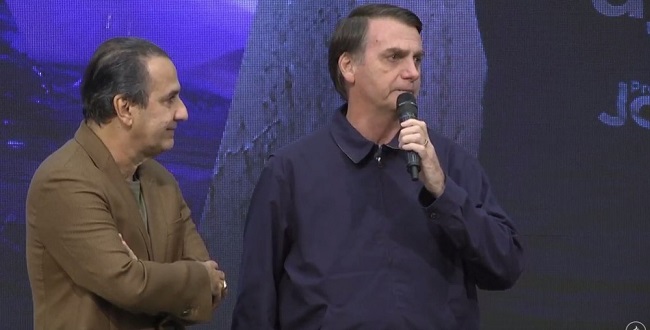 “Deus capacita os escolhidos”, diz Bolsonaro em culto com o pastor Silas Malafaia