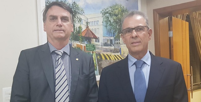 Bolsonaro anuncia o almirante Bento Albuquerque Junior no Ministério de Minas e Energia