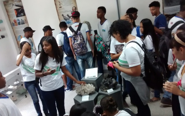 Exposição Itinerante do Museu Geológico da Bahia visita Catu