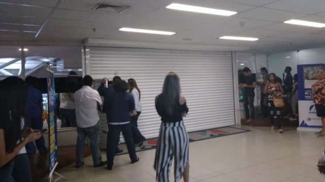 Assaltantes tentam roubar malote de dinheiro dentro do Salvador Shopping