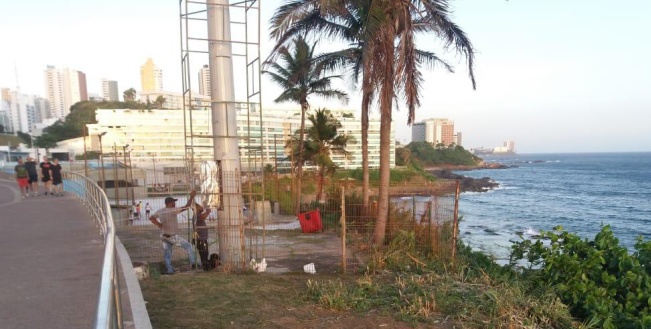 Prefeitura dá prazo até sexta para Tim remover torre da Orla de Salvador