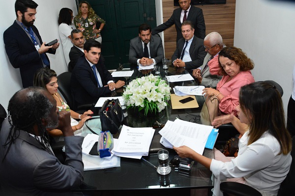 Câmara de Salvador: CCJ votará projeto que regulamenta transporte por aplicativo
