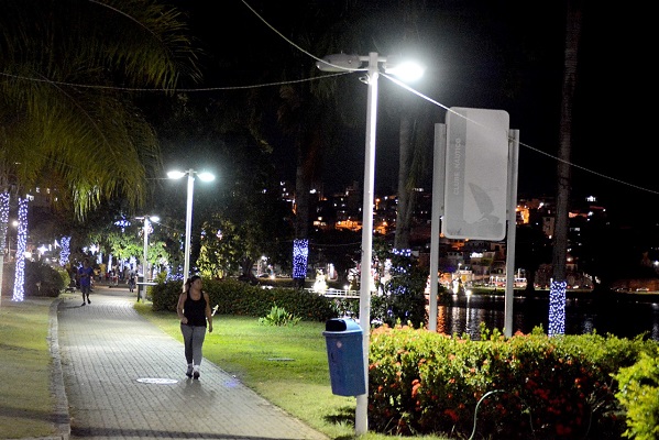 Prefeitura de Salvador instala iluminação em LED no Dique do Tororó