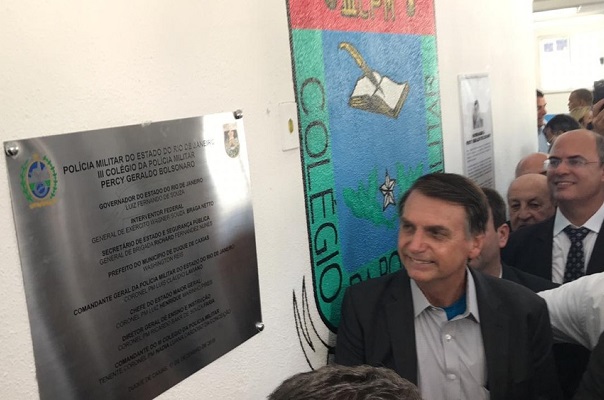 Bolsonaro participa da inauguração do III Colégio da PM do Rio de Janeiro