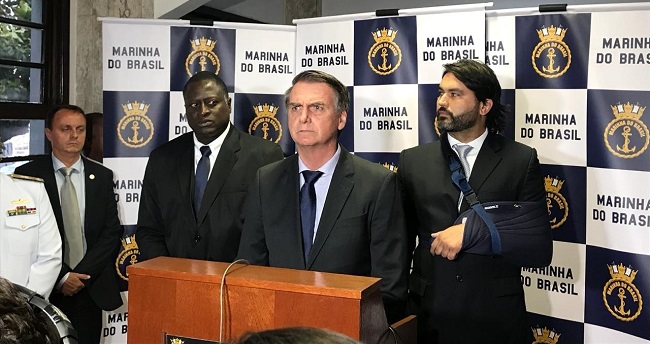 “Advogados (de presos da Alerj) tentam desviar foco deles para o meu filho”, afirma Bolsonaro