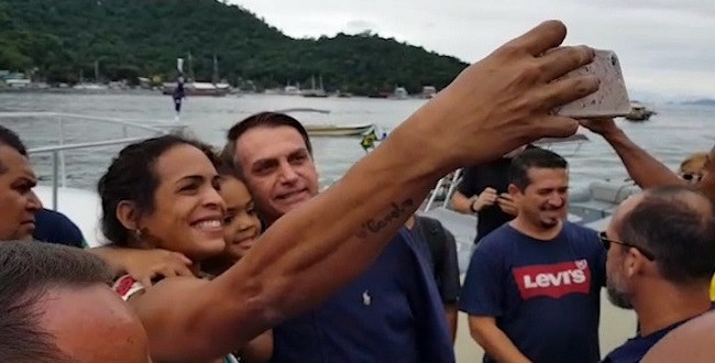 Bolsonaro vai passar Natal na base da Marinha na Restinga da Marambaia