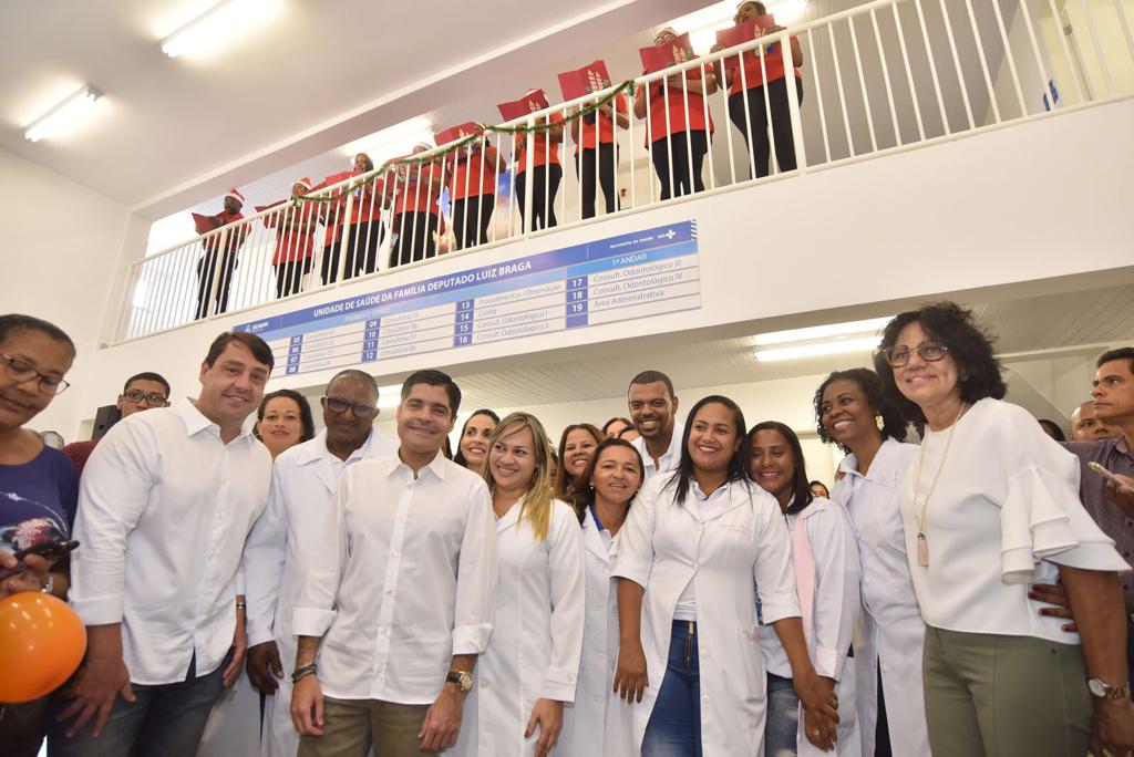 ACM Neto entrega nova unidade de saúde para Pirajá