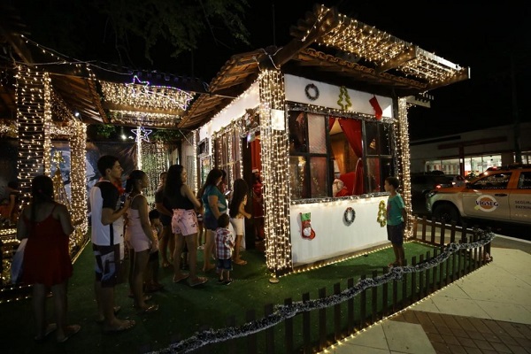 Decoração e iluminação de Natal são entregues oficialmente em Camaçari