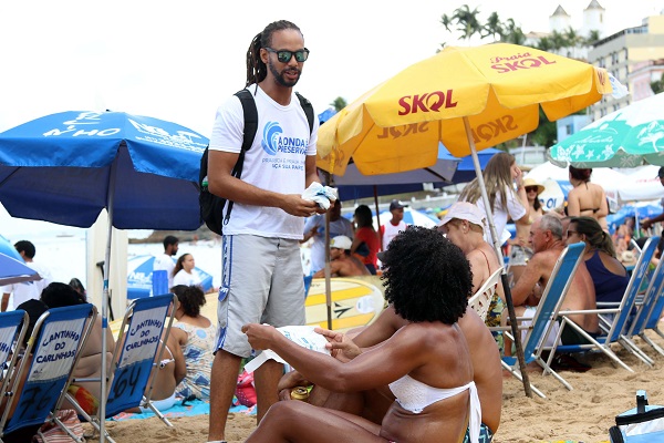 Limpurb realiza operação especial em 14 praias de Salvador