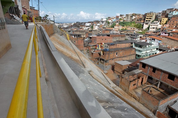 Rui Costa inaugura obra de contenção de encosta em Salvador
