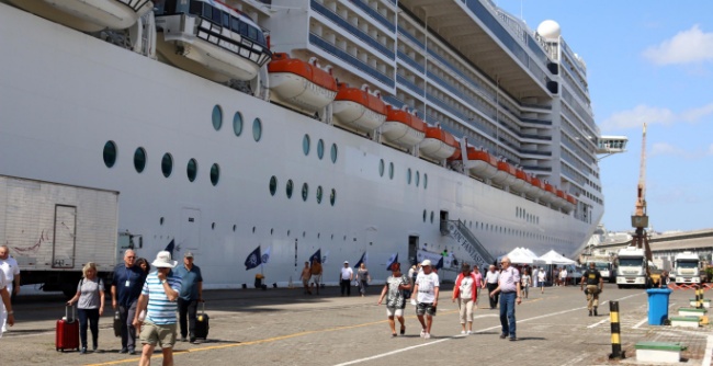 Mais de 100 mil passageiros de cruzeiros devem chegar a Salvador até abril