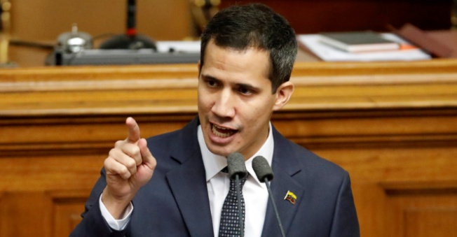Parlamento da Venezuela declara ilegítimo o segundo mandato de Nicolás Maduro