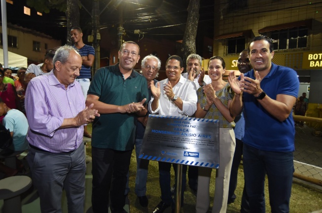 Bruno Reis inaugura obras nos bairros do Uruguai e Pau da Lima