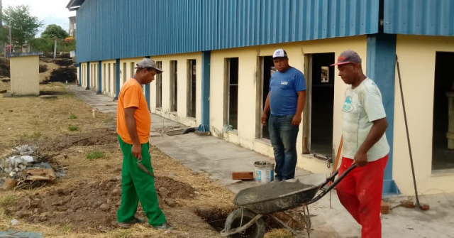 Suzana Santos inicia obra de nova fábrica de calçados em Itapetinga