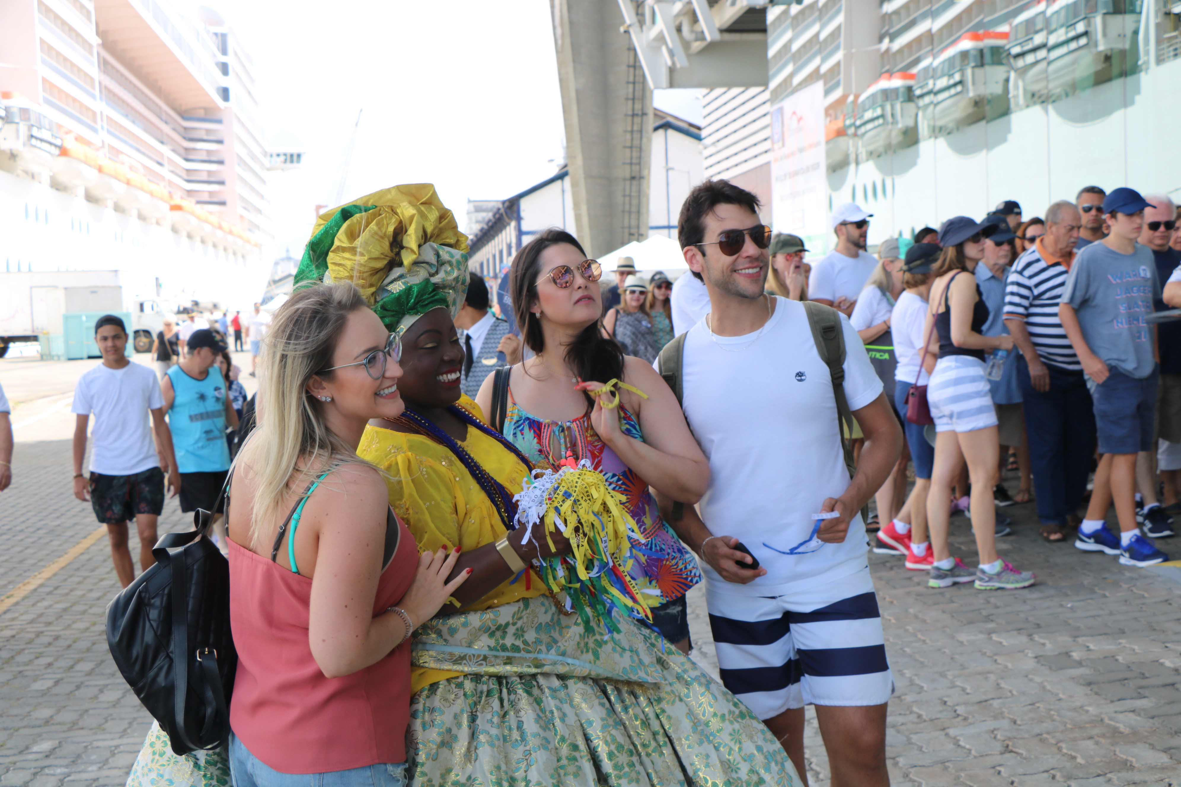 Navio MSC Fantasia traz 3,9 mil turistas a Salvador e Ilhéus