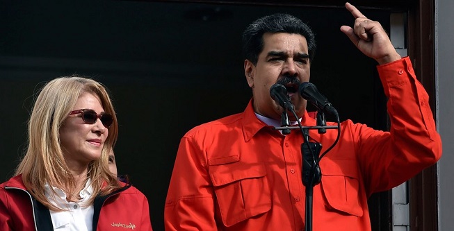Maduro se recusa a deixar o poder na Venezuela e fala em ir “ao combate”