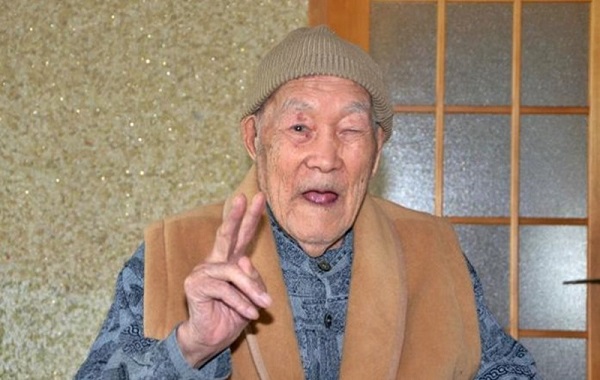 Homem mais velho do mundo morre aos 113 anos no Japão