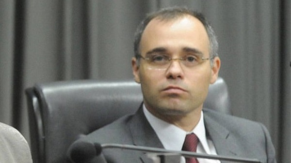 Ministro André Mendonça tenta conciliação entre União e estados sobre ICMS