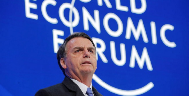 Em Davos, Bolsonaro promete governar pelo exemplo e reduzir carga tributária; assista