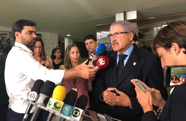 PR anuncia apoio à reeleição de Rodrigo Maia na Câmara