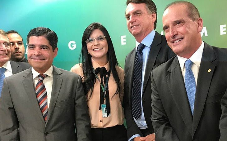 Na posse de Bolsonaro, ACM Neto recomenda à oposição “desmontar o palanque”