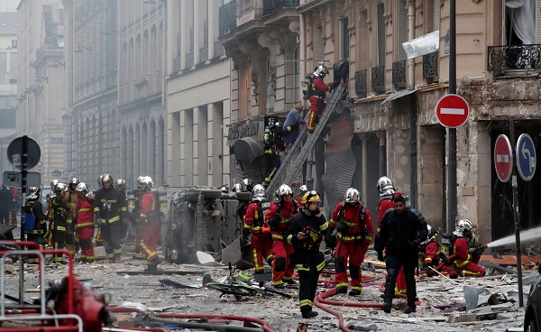 Explosão em Paris mata 4 pessoas e fere outras 32