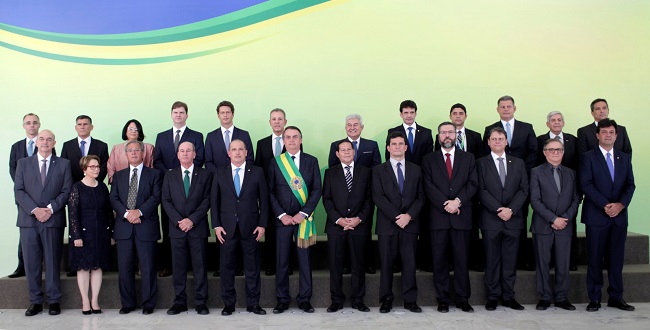 Jair Bolsonaro dá posse a 21 dos seus 22 ministros no Palácio do Planalto
