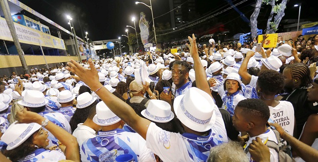 Carnaval de Salvador começa com a Quinta do Samba e novo Furdunço na Barra