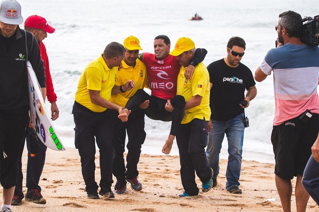 Com lesão no joelho, Mineirinho não deve disputar vaga olímpica do surfe