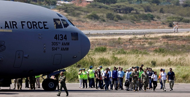 Trump envia três aviões C-17 com ajuda humanitária para a Venezuela
