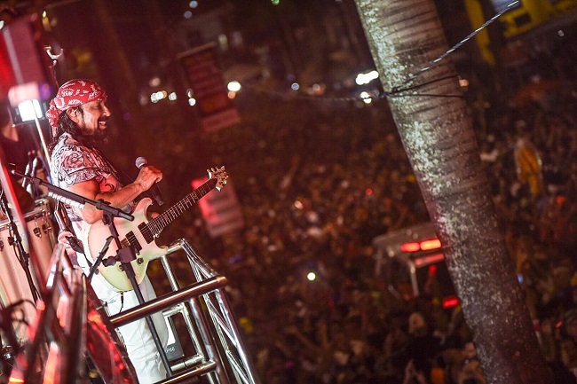 Bell lota as ruas de João Pessoa em prévia para carnavais de Salvador e São Paulo